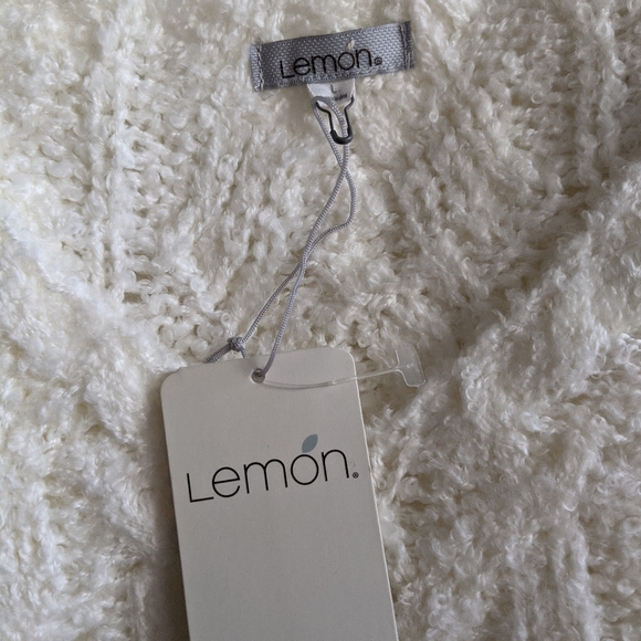 Lemon Knit Cream Sweater V-neck - Picture 3 of 8